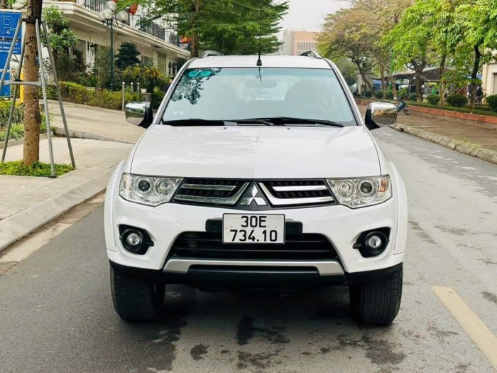 Mitsubishi pajero Sport 2.5MT 2017 trắng máy dầu